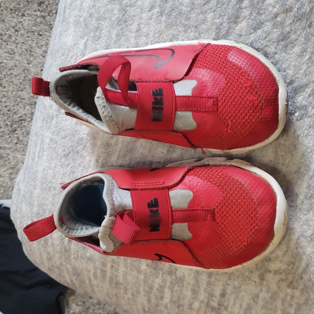 Toddler nike shoes